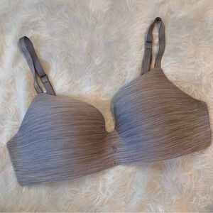 Victoria’s Secret Wireless Gray Bralette